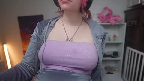 Snapshot of krystalsyxx chatting on January 24, 2025, 10:30 pm Krystal Syx online show from January 24, 2025, 10:30 pm