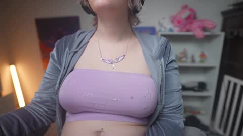 Snapshot of krystalsyxx chatting on February 8, 2025, 5:08 pm Krystal Syx online show from February 8, 2025, 5:08 pm