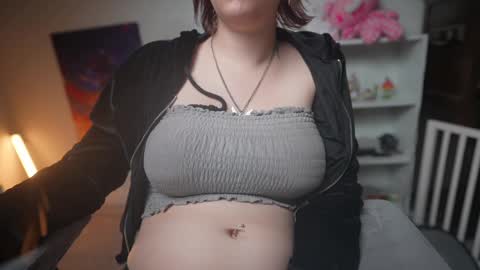 Snapshot of krystalsyxx chatting on March 2, 2025, 8:18 pm Krystal Syx online show from March 2, 2025, 8:18 pm