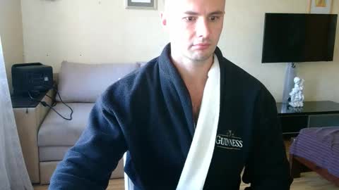 ksanderua online show from October 15, 2025, 8:03 am