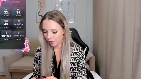 Snapshot of ksusha__sweet chatting on October 5, 2025, 12:36 pm Lady online show from October 5, 2025, 12:36 pm