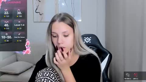 Snapshot of ksusha__sweet chatting on October 6, 2025, 2:36 pm Lady online show from October 6, 2025, 2:36 pm