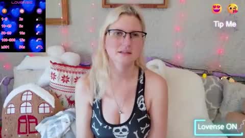 Samantha online show from November 17, 2025, 2:34 pm