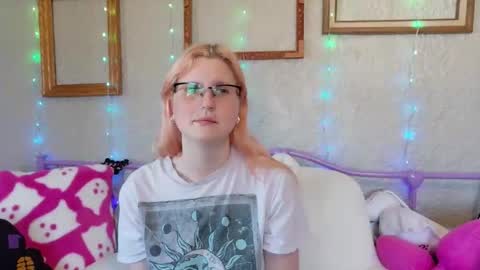 Snapshot of kunzitegoddess chatting on April 19, 2026, 6:10 pm Samantha online show from April 19, 2026, 6:10 pm