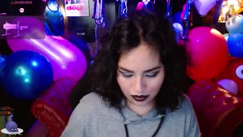 Fetiche Woman online show from September 15, 2025, 10:43 pm