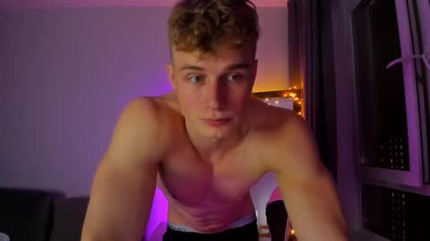 kurt_hanssen online show from October 15, 2025, 10:21 pm