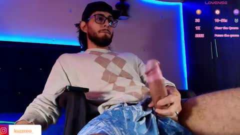 kuzzcoo online show from November 12, 2025, 1:22 pm