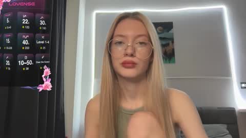 Bella and Alexandra online show from February 9, 2026, 12:20 pm