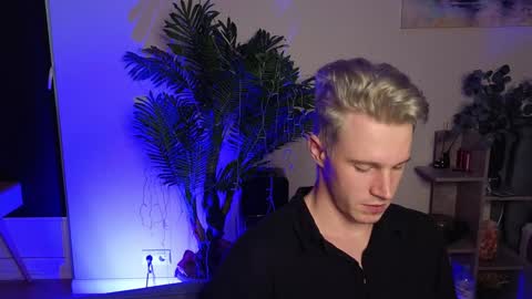 Snapshot of kyle_4u chatting on January 4, 2025, 7:45 am Kyle online show from January 4, 2025, 7:45 am