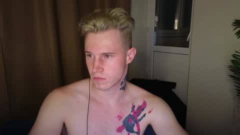 Snapshot of kyle_4u chatting on January 14, 2025, 10:44 pm Kyle online show from January 14, 2025, 10:44 pm