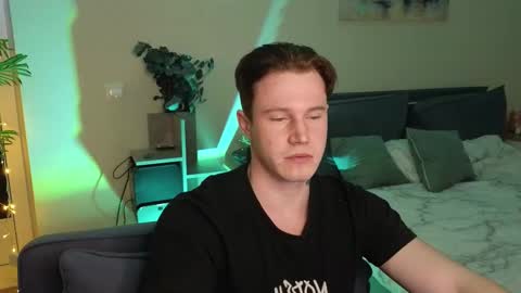 Snapshot of kyle_4u chatting on February 28, 2025, 6:43 am Kyle online show from February 28, 2025, 6:43 am