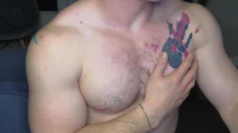 Snapshot of kyle_4u chatting on October 28, 2025, 5:26 pm Kyle online show from October 28, 2025, 5:26 pm