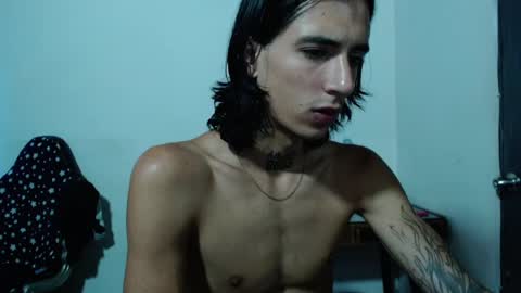 Snapshot of kyleer77 chatting on January 17, 2025, 10:23 pm kyleer77 online show from January 17, 2025, 10:23 pm