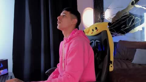 kylesmithx_ online show from December 15, 2025, 5:01 am