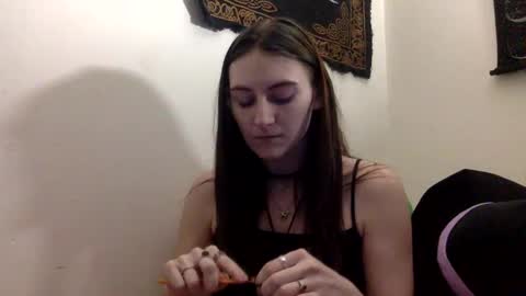 Snapshot of kylianna chatting on February 4, 2025, 10:45 pm Kylianna online show from February 4, 2025, 10:45 pm
