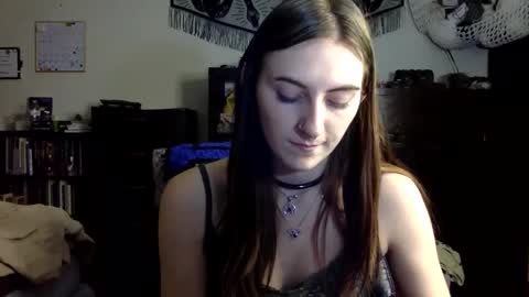 Snapshot of kylianna chatting on March 7, 2025, 1:42 am Kylianna online show from March 7, 2025, 1:42 am