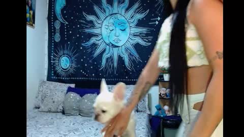 kylie online show from November 23, 2025, 10:09 pm