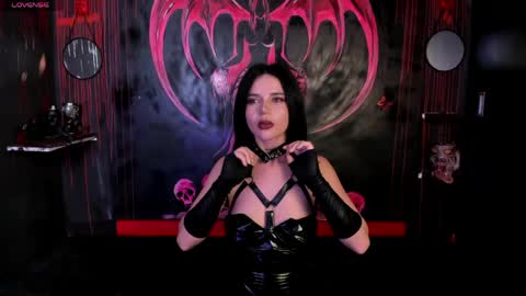 submissive demon Please help me to reach 500 thumbs up online show from May 15, 2026, 10:50 pm