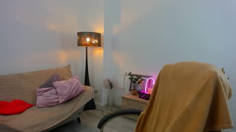 Kylie online show from November 3, 2025, 4:52 pm