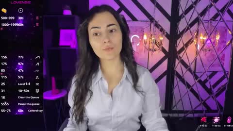 Kylie online show from February 17, 2025, 1:21 pm