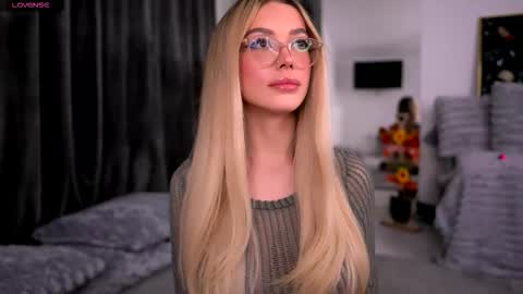 Kylie online show from December 3, 2025, 9:57 pm