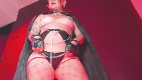 K Y L I E online show from September 11, 2025, 10:21 pm