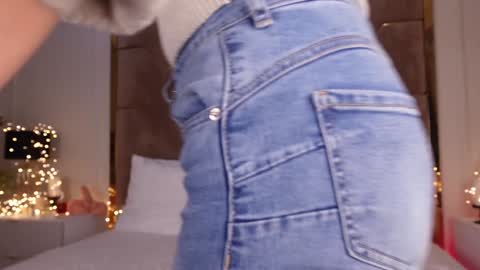 Kylie  online show from December 31, 2024, 5:33 am