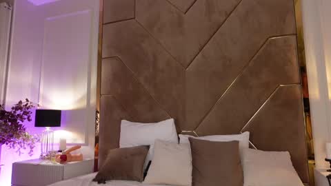 Kylie  online show from February 13, 2025, 5:37 am