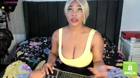 Snapshot of kyliewhiteboobs chatting on January 8, 2025, 8:18 pm kylie white boobs online show from January 8, 2025, 8:18 pm