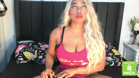 Snapshot of kyliewhiteboobs chatting on February 25, 2025, 7:25 pm kylie white boobs online show from February 25, 2025, 7:25 pm