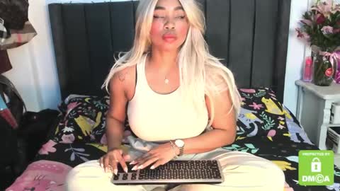 Snapshot of kyliewhiteboobs chatting on March 11, 2025, 8:20 pm kylie white boobs online show from March 11, 2025, 8:20 pm