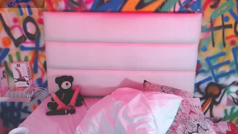 Kylie online show from February 4, 2025, 6:17 pm