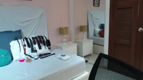 Kylie online show from November 6, 2025, 11:22 am