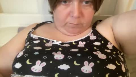 Snapshot of kylorencat chatting on January 1, 2025, 2:09 pm KYLO online show from January 1, 2025, 2:09 pm