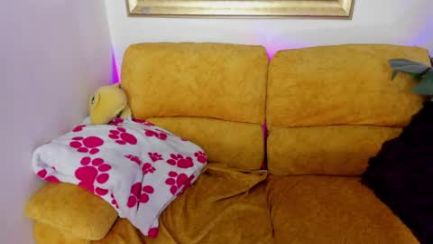 Kyomi online show from May 20, 2026, 1:28 pm
