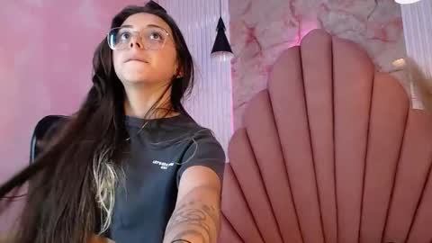 kyomi_hunt online show from June 5, 2026, 7:14 am