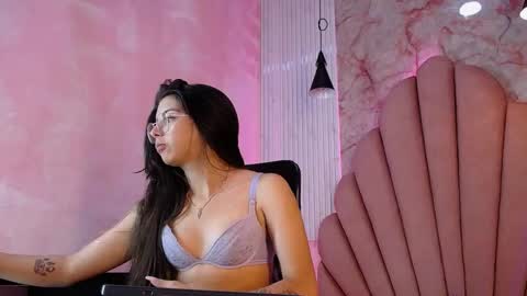 kyomi_hunt online show from June 9, 2026, 4:35 am