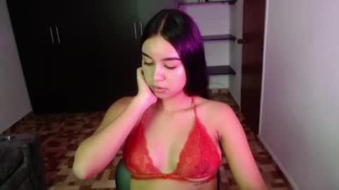 Kyra  online show from April 9, 2026, 2:00 pm