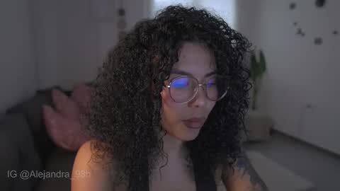 schedule 300 pm - 1100pm colombia time online show from January 8, 2026, 10:34 pm