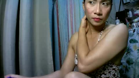 kyutshyne online show from February 21, 2025, 2:48 pm