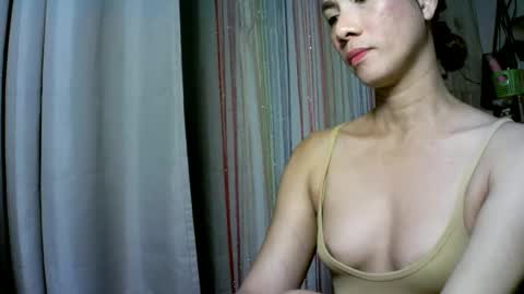 kyutshyne online show from February 22, 2025, 4:09 pm