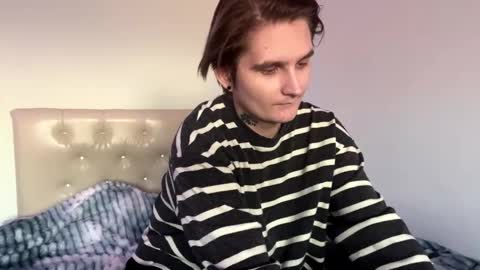 Lisa online show from December 3, 2025, 12:25 pm