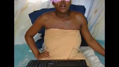 l4_love online show from October 30, 2025, 7:54 am