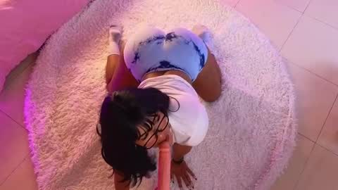 Snapshot of laady_brownn chatting on February 22, 2025, 6:19 pm Cris online show from February 22, 2025, 6:19 pm