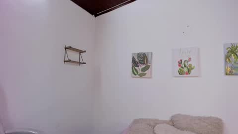  L A R A   online show from October 10, 2025, 10:53 pm