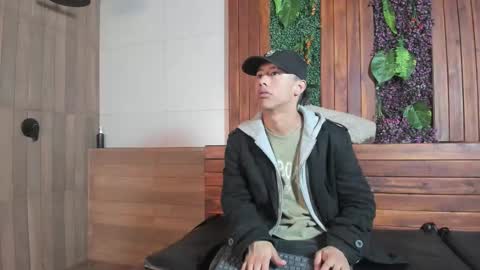 labrinthteasing online show from March 7, 2026, 12:13 pm