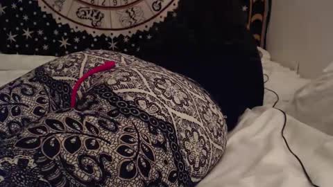 Lacey online show from November 25, 2025, 1:27 am