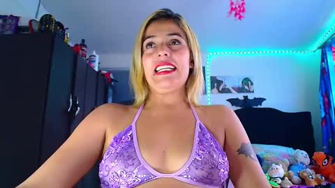 Valentina online show from January 6, 2026, 7:50 pm