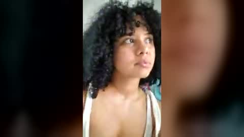 lacrespahot online show from June 15, 2026, 3:47 pm