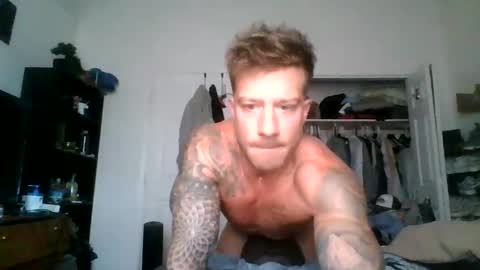 lacrioxcum18 online show from October 26, 2025, 3:18 pm